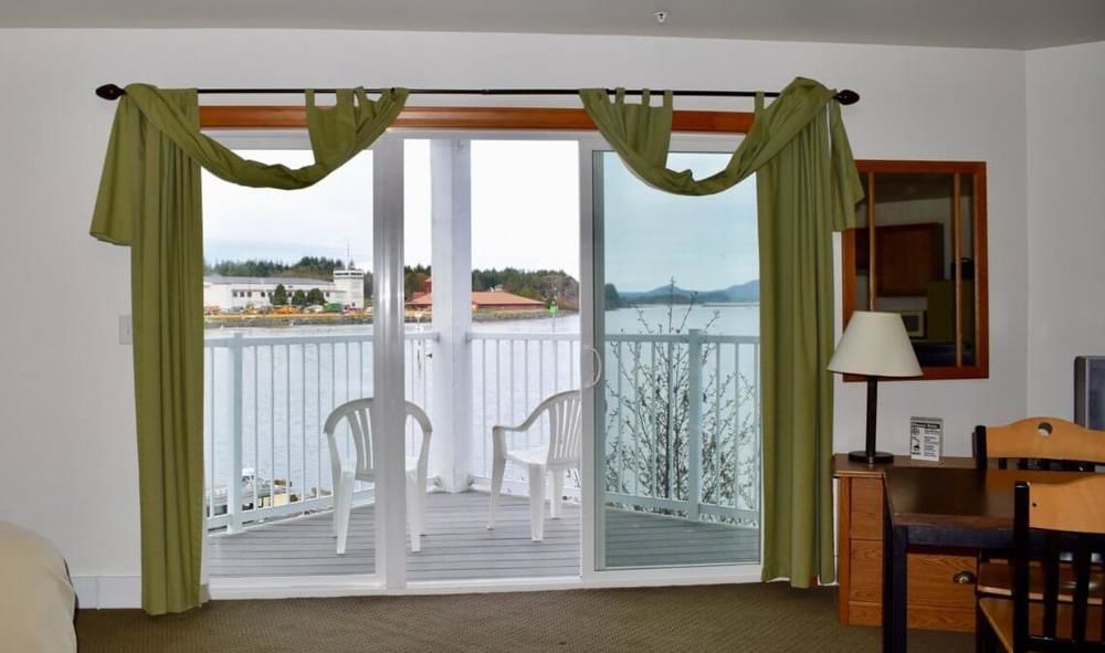 Longliner Lodge And Suites Sitka Exterior photo